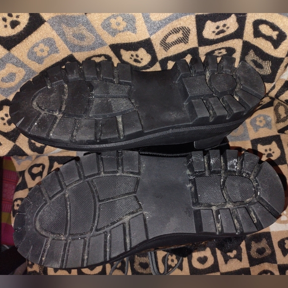 Torrid Black Lace Up Cold Weather Bootie EUC Wide Width - Picture 4 of 4